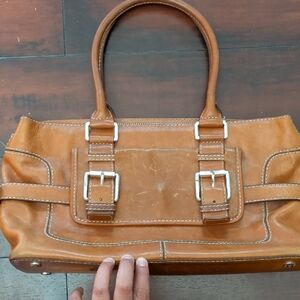 Elegant Tan Leather Handbag